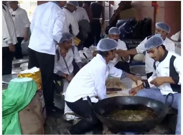 Election Results 2026 Live: भाजपा हेडक्वार्टर पर छन रही पूरी-जलेबी, पश्चिम बंगाल में जीत के जश्न की तैयारी, चेन्नई में थलापति विजय की सुरक्षा बढ़ी
