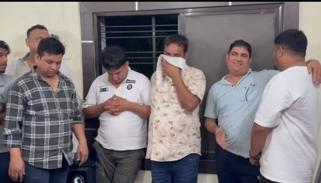 CG News: Police raid gambling den at Vrindavan Green Farm, 8 arrested including farm owner