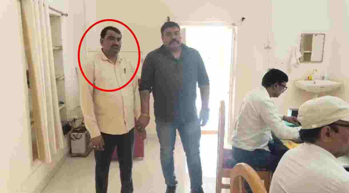 MP News: Lokayukta takes major action, SDM office clerk arrested for taking bribe of Rs 15,000