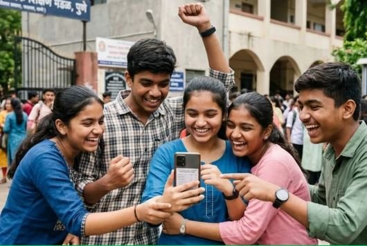 Maharashtra Class 10th Result: महाराष्ट्र बोर्ड 10वीं का रिजल्ट जारी, फिर लड़कियों ने मारी बाजी, कैसे देखें रिजल्ट.. यहां देखें Step-by-Step जानकारी