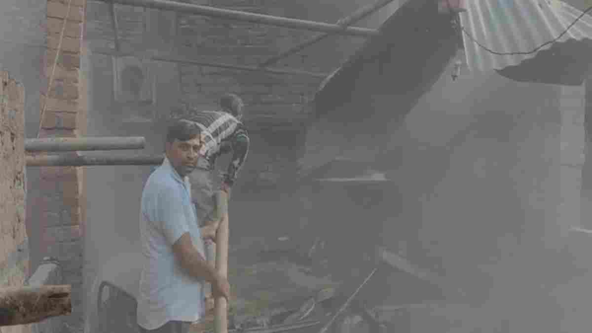 MP News: A pile of gunpowder was found in the house, firecrackers were being made, the explosion killed the businessman's son.