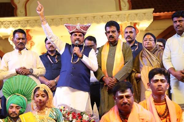 MP News : मालवा उत्सव कार्यक्रम में शामिल हुए मुख्यमंत्री डॉ. मोहन यादव, लोक संस्कृति मंच को 5 लाख रुपये देने की घोषणा
