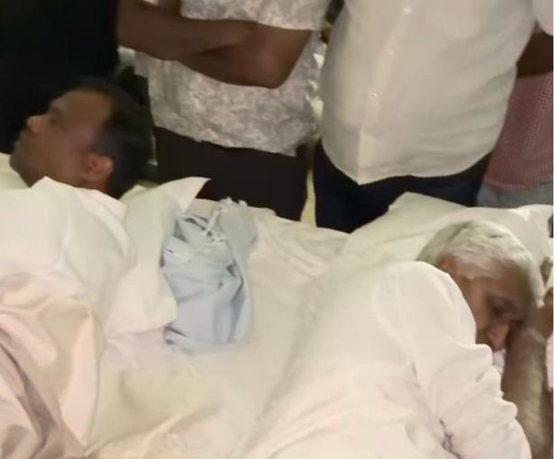 रातभर अनशन पर बैठे टीएस सिंहदेव और दीपक बैज, कांग्रेस का 28 मई को प्रदेशव्यापी प्रदर्शन, शिवनंदनपुर चुनाव में बढ़ा राजनीतिक तनाव