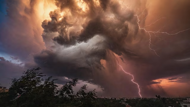 CG Weather News: Chhattisgarh faces rain during Nautapa; Raipur to witness thunderstorms and lightning today