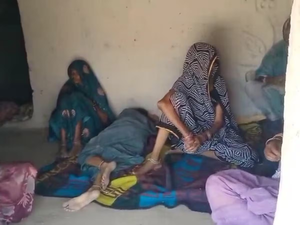 MP News: Daughters drank poison, mistaking it for cough medicine, mother also swallowed poison, four deaths in the same family spread mourning in the village.
