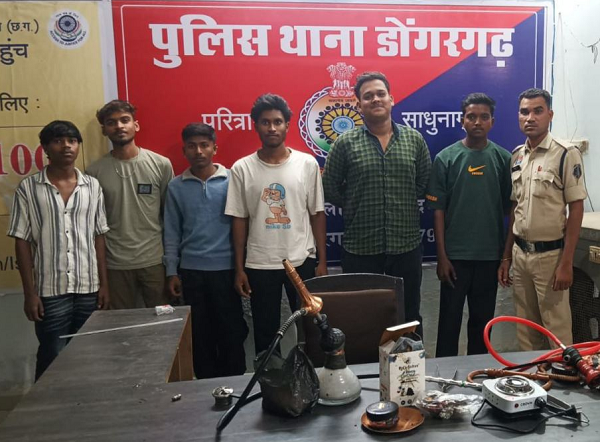 CG News: Midnight raid on farmhouse, 6 youths arrested while having hookah party
