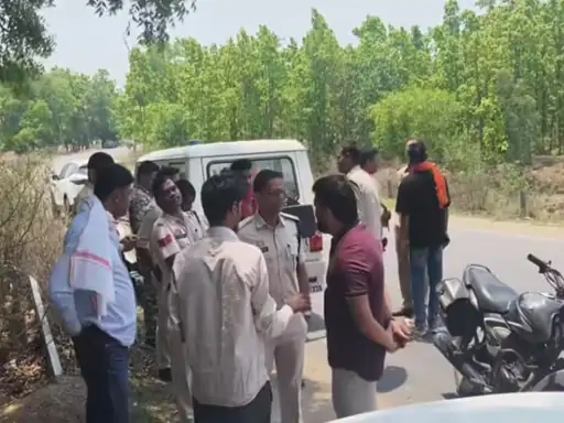 CG Crime: Criminals robbed an auto driver at gunpoint, tried to rob car riders as well, police engaged in investigation