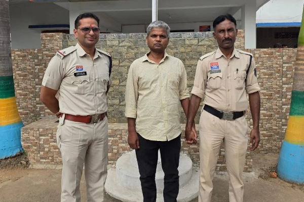 CG Fraud: Crores of rupees defrauded in the name of home loan, 9 people including a teacher trapped in a fake scheme, accused arrested