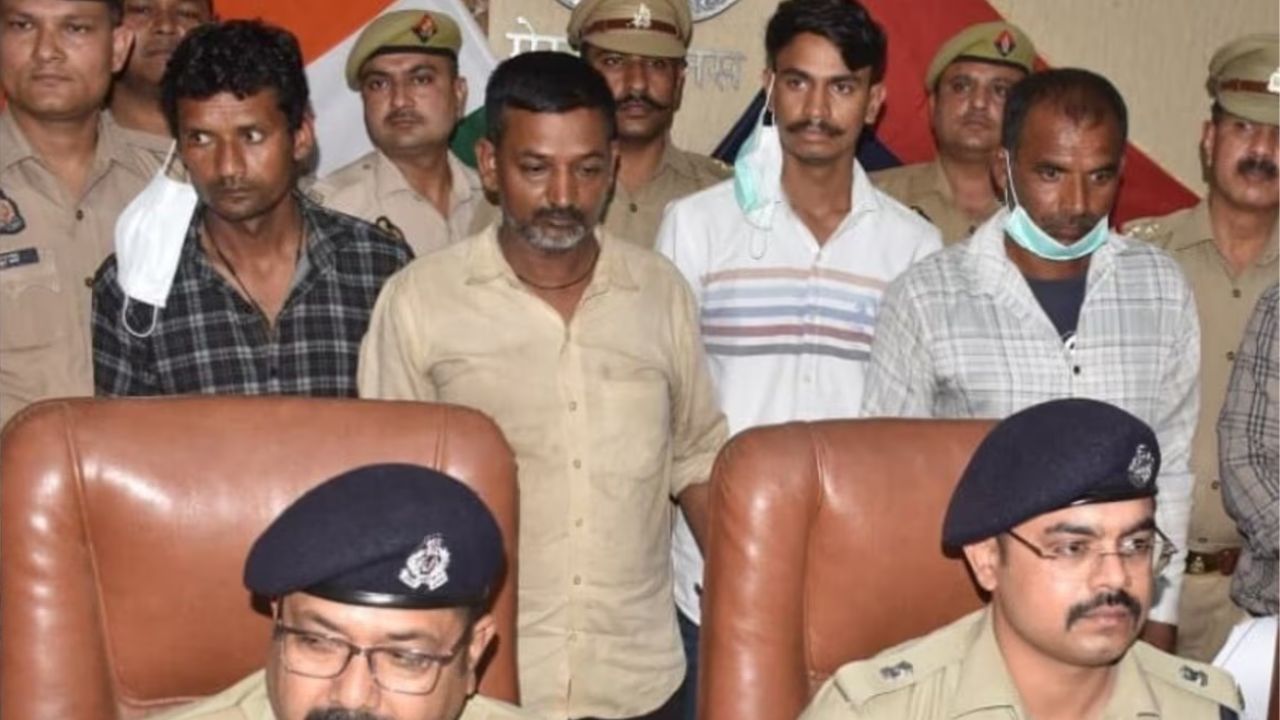 UP Crime : अलमारी के अंदर से सुरंग, तहखाने में चल रहा था मौत का कारोबार; BCA छात्र समेत 3 गिरफ्तार