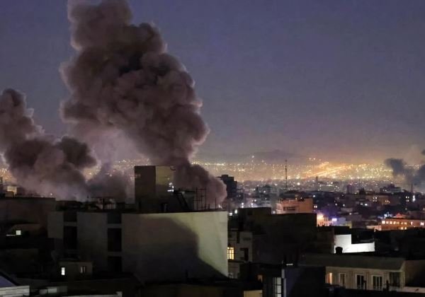 US Iran Conflict: आधी रात ईरान पर अमेरिकी सेना का हमला, सीजी फायर के बीच पश्चिम एशिया में तनाव