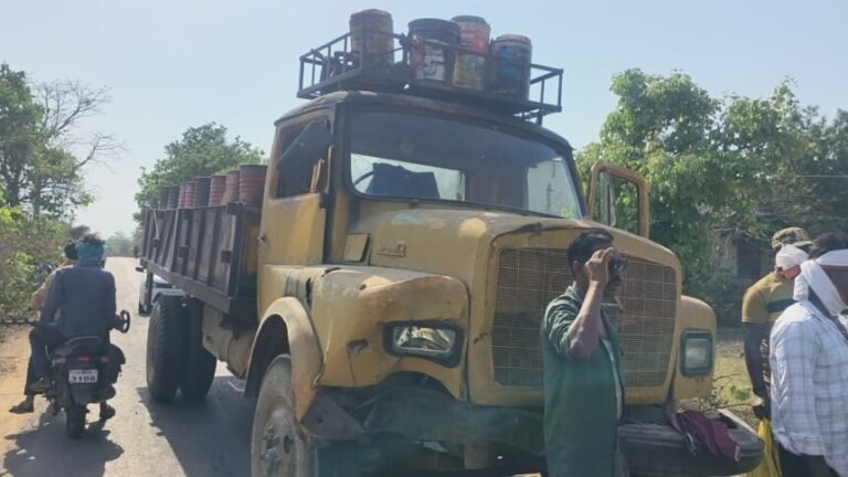CG Accident: PHE department vehicle hits bike, father and son die