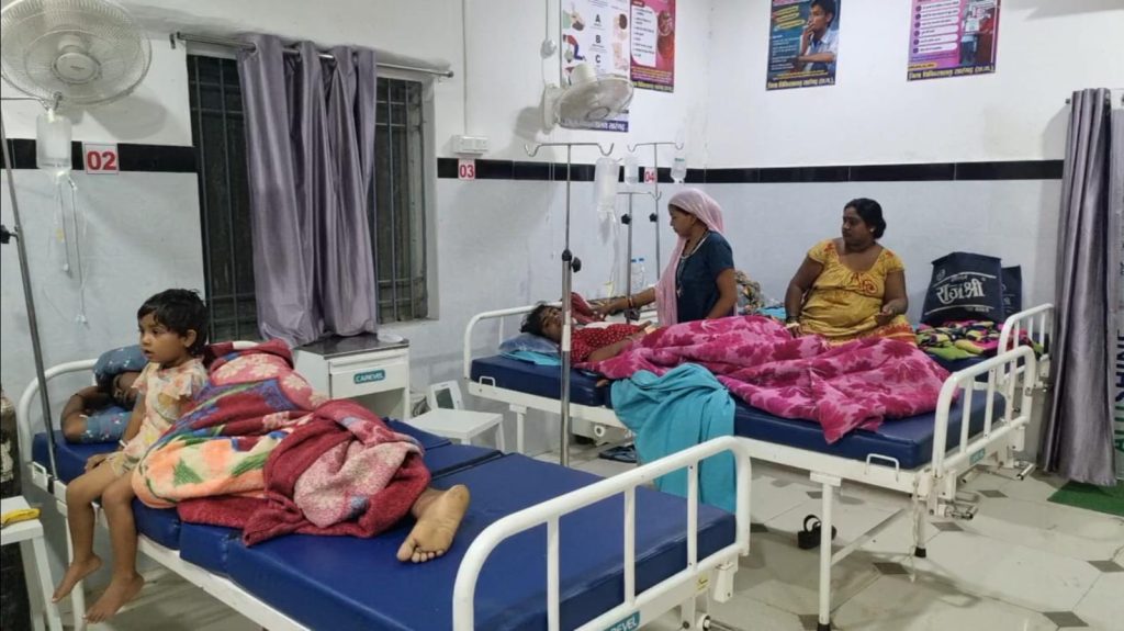 Food Poisoning: Taste turns into punishment, 25 people fall ill after eating the dish, causing panic in the village.