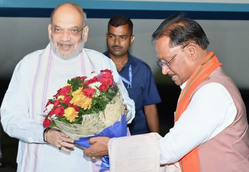 Raipur City News: Union Home Minister Amit Shah reached Raipur, CM Vishnudev Sai gave a grand welcome.