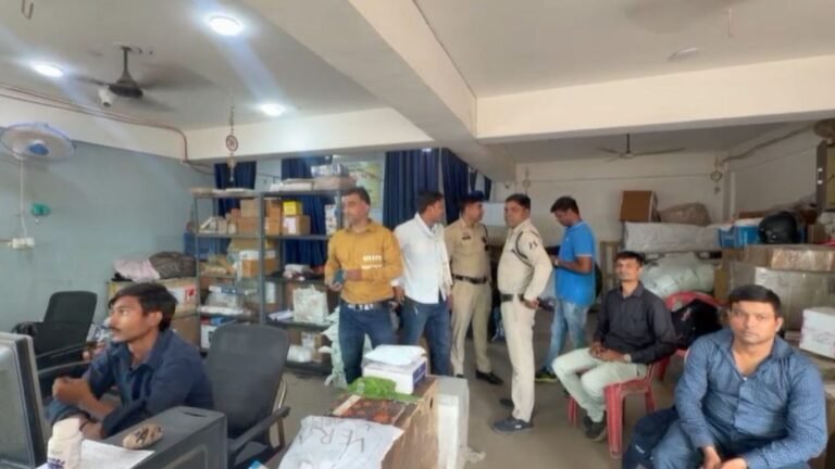 Raipur City News: Major action by DRI, raid on Hans Travels, sacks full of 10, 20 and 50 rupee notes recovered