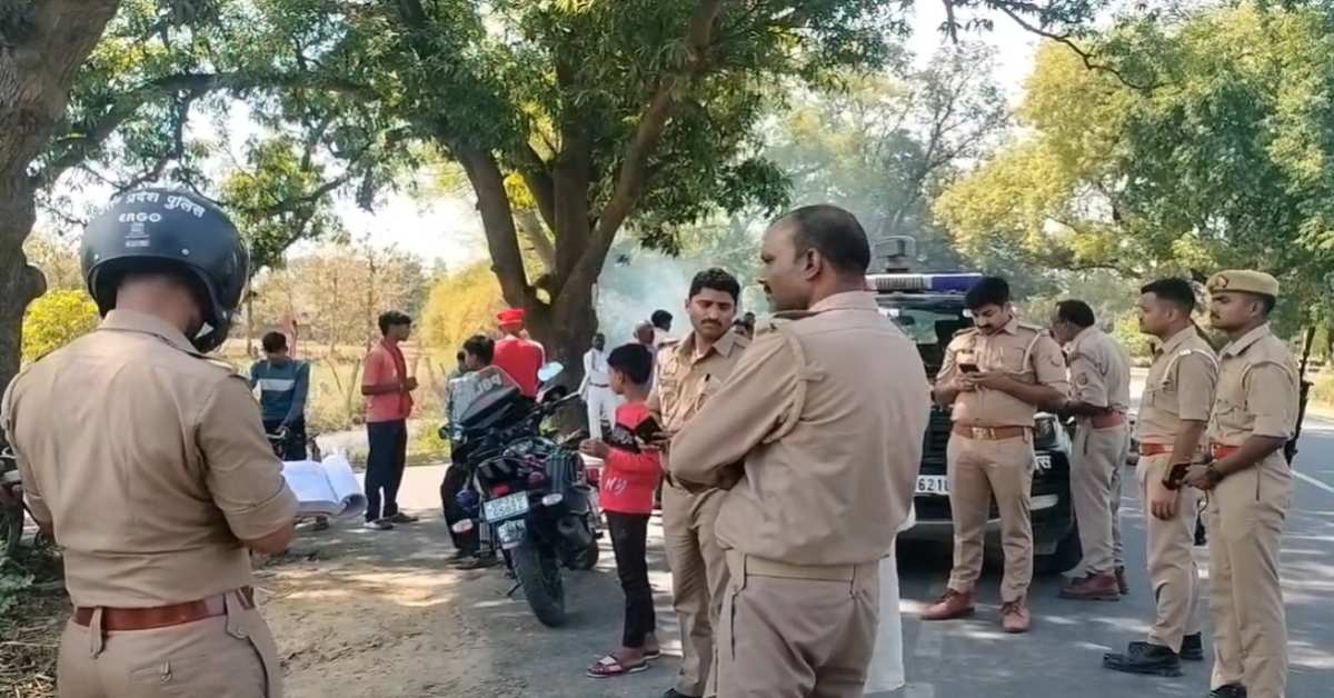 UP Accident: Unknown vehicle hits bike, mother and son die on the spot, mourning spreads in the village. UP Accident: Unknown vehicle hits bike, mother and son die on the spot, mourning spreads in the village.
