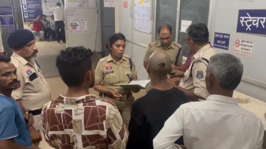 CG Crime: Midnight turns into a battlefield, 25 attackers surround and kill a young man, his brother and uncle who came to rescue him are also bleeding.