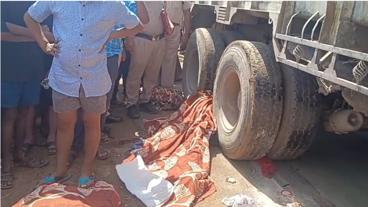 CG Accident: A speeding truck crushed a husband and wife riding a bike, they died on the spot, the innocent child is serious.