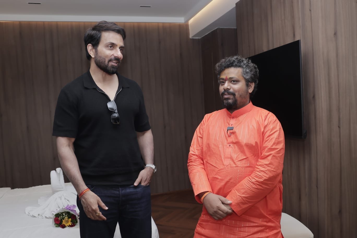 CG News: Public service in Bastar to gain new momentum; Sonu Sood and Maa Matangi Divya Dham to jointly expand service initiatives.