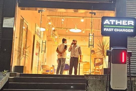 Raipur City News: E-scooter not delivered despite booking; customer alleges showroom sold the vehicle to someone else and demanded a higher price.