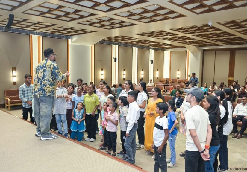 Raipur City News: Students got the mantra of success in the 'Start to Study' program, along with career guidance, the magic show enthralled the audience.