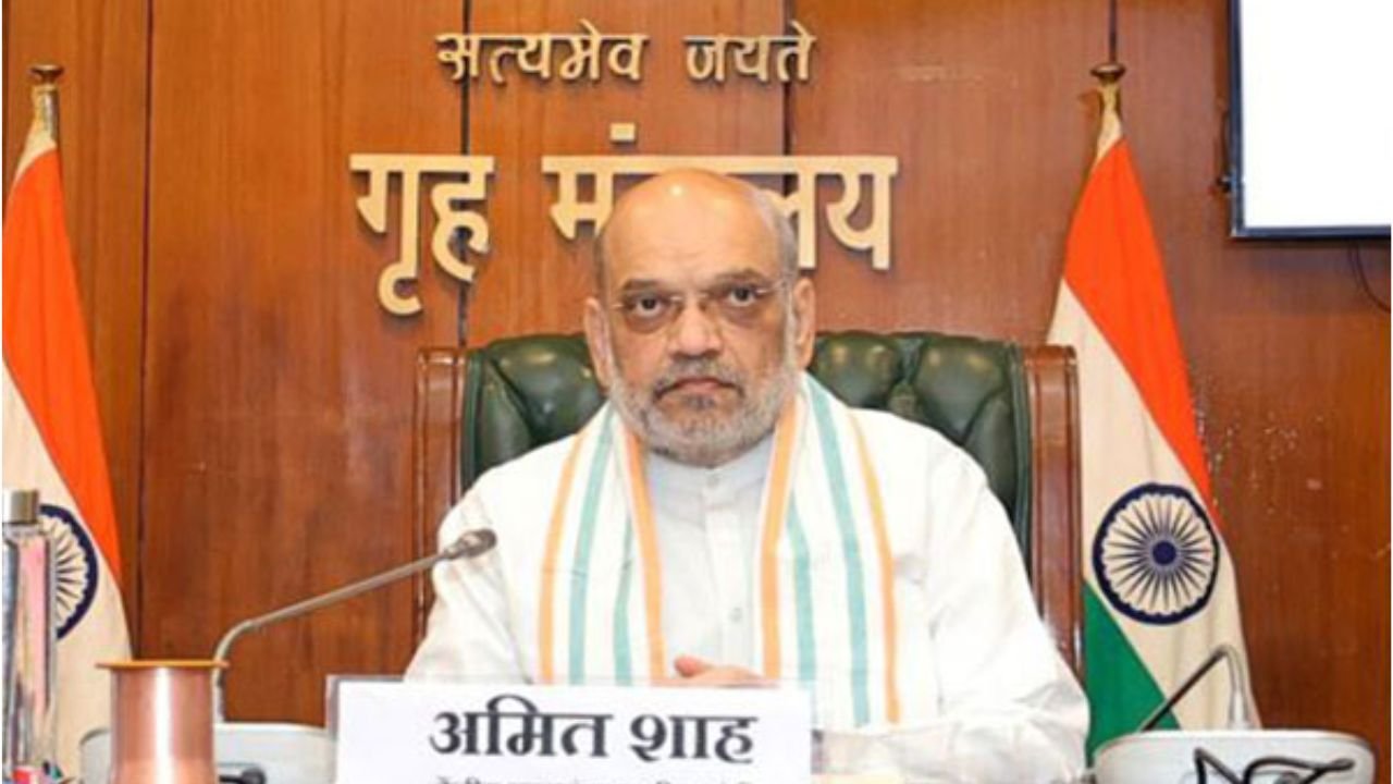 Bharat Taxi: केंद्रीय गृह मंत्री अमित शाह ने गुजरात में लॉन्च की 'भारत टैक्सी' सेवा, कैब ड्राइवर्स को कितना मिलेगा फायदा, जानिए क्यों शुरू की गई यह सर्विस?