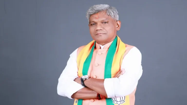 CG News : गौ सेवा आयोग अध्यक्ष की गाड़ी पर हमले की कोशिश, नशे में धुत युवकों ने की बदसलूकी, गिरफ्तार