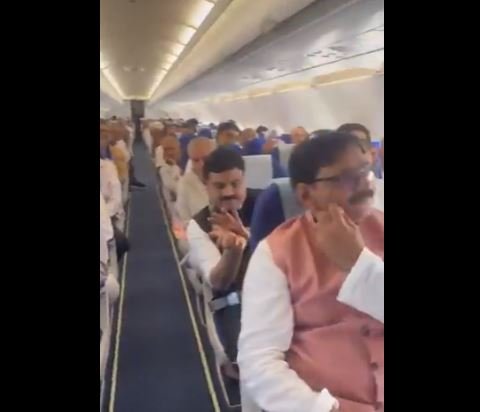 Jewar Airport Noida: नोएडा इंटरनेशनल एयरपोर्ट से शुरू हुई पहली कमर्शियल उड़ान, यूपी के लिए ऐतिहासिक दिन,देखें वीडियो