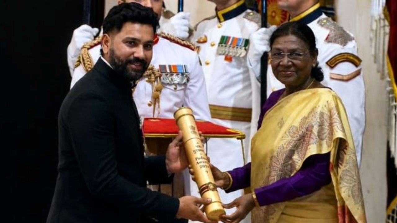 Rohit Sharma Padma Shri Award: जिस दिन किया था इंटरनेशनल डेब्यू, 19 साल बाद उसी दिन मिला रोहित शर्मा को पद्मश्री सम्मान
