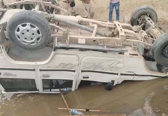 CG Accident: Excise Department vehicle hits motorcycle and overturns into a canal; one dead, several injured.