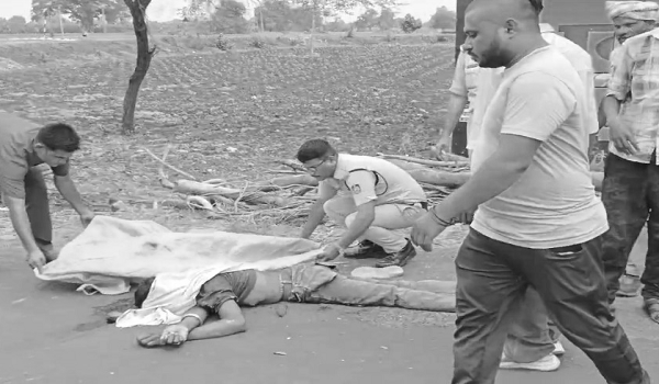 MP Accident: 3 killed, woman injured in head-on collision between two motorcycles.