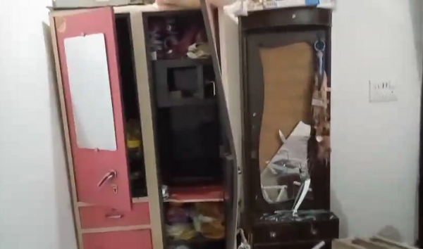 MP News: Robbers entered the house posing as AC mechanics, took a pregnant woman hostage and looted over Rs 70 lakh.