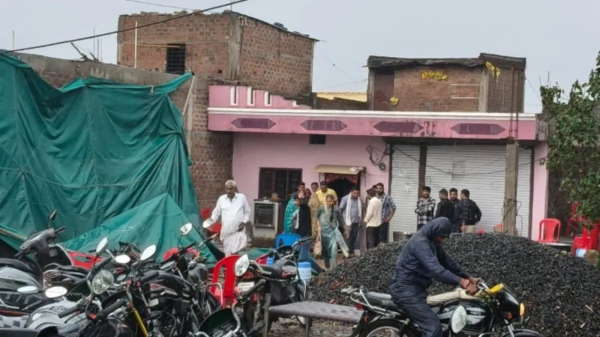 MP News: House balcony collapses during religious event; two women killed, three injured, including a child.