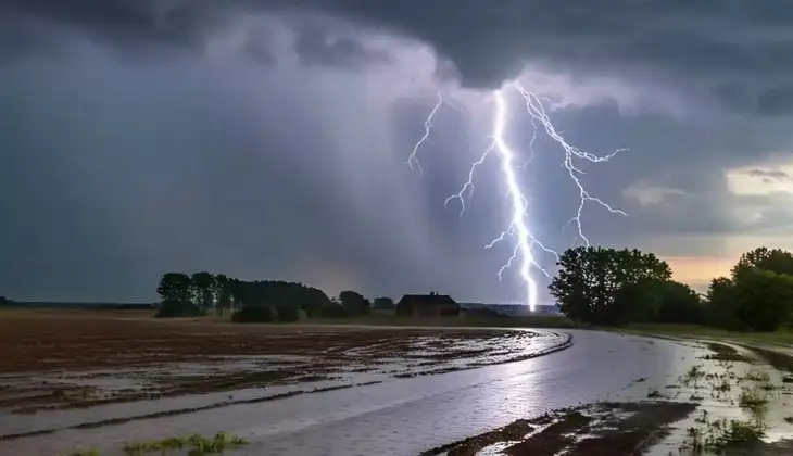 CG Weather News: The arrival of monsoon will change the weather in Chhattisgarh, providing relief from the heat, and alert for rain and strong winds.