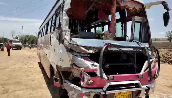 MP Accident: Two passenger buses collide head-on, 5 passengers die tragically, several injured