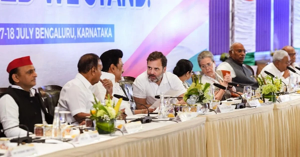 india-alliance-meeting-tomorrow-mamata-banerjee-reaches-delhi-dmk-keeps-distance