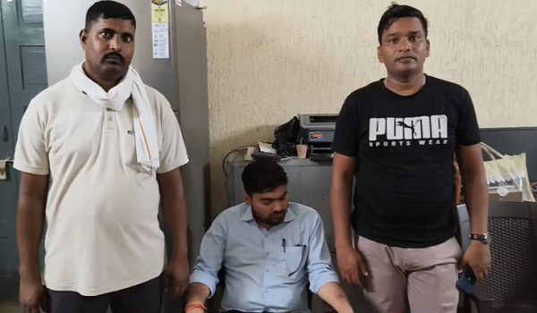 MP News: A deal worth Rs 60,000 proved costly, a weights and measures inspector was caught taking a bribe and was caught in the Lokayukta's net.