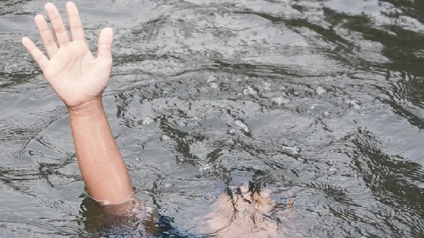 CG News: Holiday turns into last journey of life, young man dies after drowning in Shivnath river