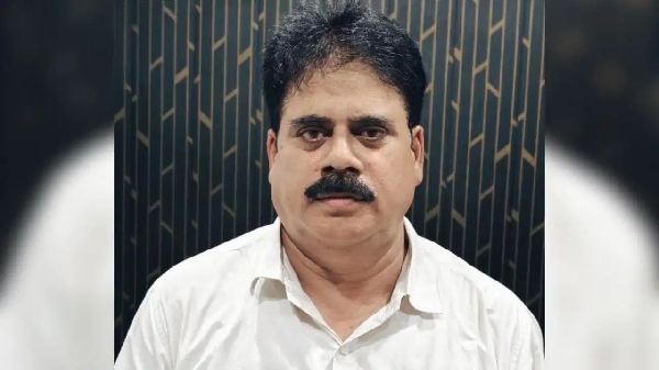 UP News: Vigilance team action—Deputy CMO arrested while accepting a bribe of ₹55,000; stir in the Health Department.