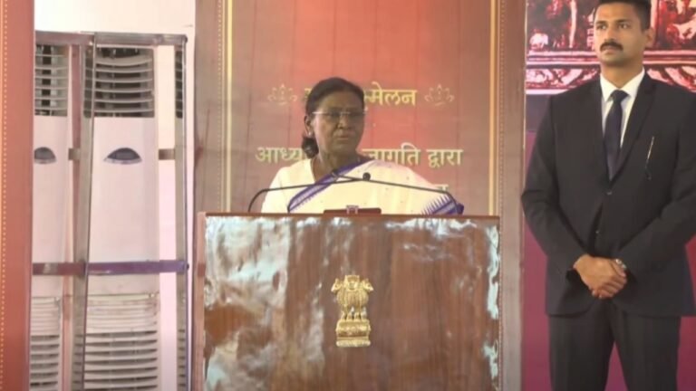 MP News : बैतूल में राष्ट्रपति द्रौपदी मुर्मु ने किया आध्यात्मिक महासम्मेलन में शिरकत, जैविक खेती, 2047 तक विकसित भारत और आदिवासी परम्परा पर दिया जोर