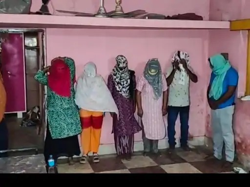 Sex racket busted in Raigarh: सेक्स रैकेट का भंडाफोड़, 4 युवतियां और 2 दलाल हिरासत में