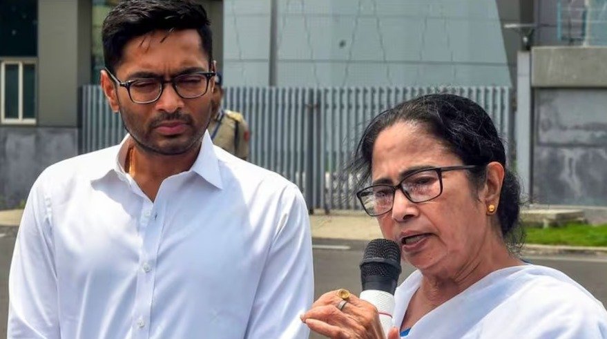 TM Cpolitical maneuvering: टीएमसी में बागी गुट ने कर दिया खेला, ममता बनर्जी को अध्यक्ष पद से हटाया, अभिषेक बनर्जी सस्पेंड