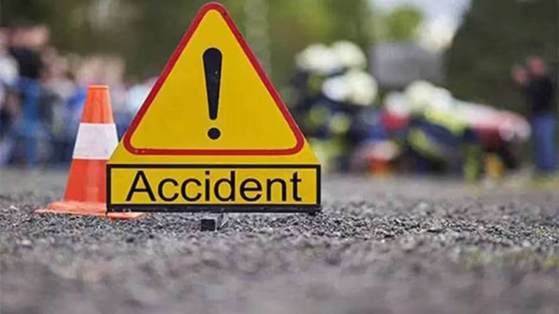 MP Accident: Uncontrolled dumper crushes roadside bystanders, three killed on the spot MP Accident: Uncontrolled dumper crushes roadside bystanders, three killed on the spot