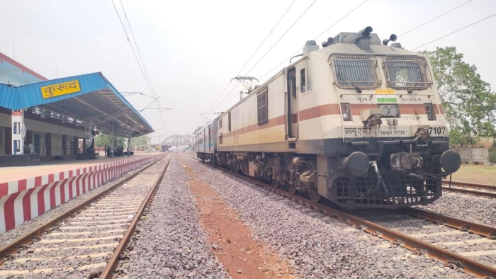 CG News : कुरूद-अभनपुर रेल ट्रायल सफल, 113 किमी प्रति घंटे की रफ्तार से दौड़ी ट्रेन