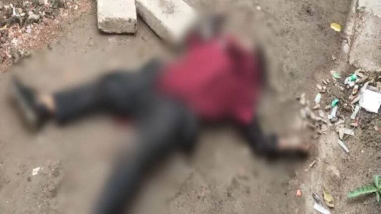 CG Crime: Blood-stained body found in the street; suspected murder by crushing with stones; police investigating.