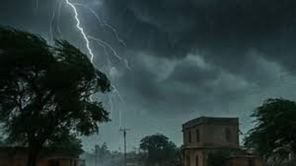 CG Weather News: Monsoon is nearing its arrival in Chhattisgarh, several districts have issued a yellow alert for rain and thunderstorms, and the weather may change in the next five days.