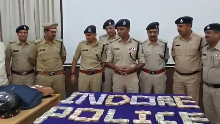 MP News : इंदौर में 29.65 लाख की लूट का खुलासा : रिटायर्ड आर्मीमैन निकला गैंग का मास्टरमाइंड, सांवरिया सेठ को चढ़ाए 1.11 लाख