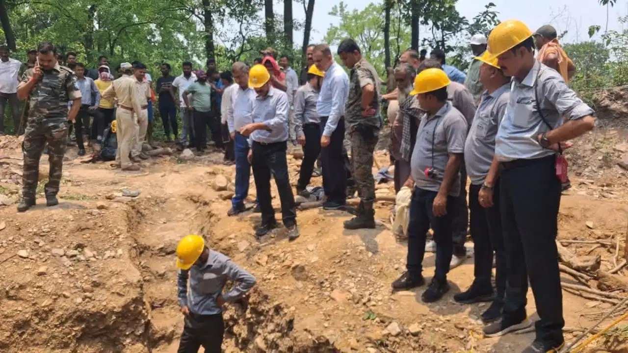 Jharkhand : अवैध कोयला खदान में जहरीली गैस रिसाव से चार मजदूरों की मौत