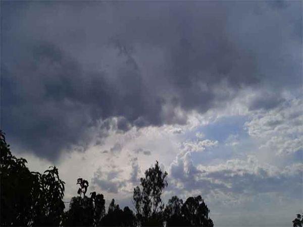 CG Weather News: Signs of the monsoon's arrival in Chhattisgarh; 'Yellow Alert' issued for rain and lightning in several districts; relief from the heat expected soon.