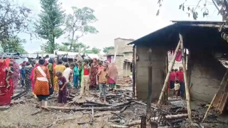 Bihar News : शिवहर में सिलेंडर ब्लास्ट : 8 घर जलकर राख, 6 लोग झुलसे