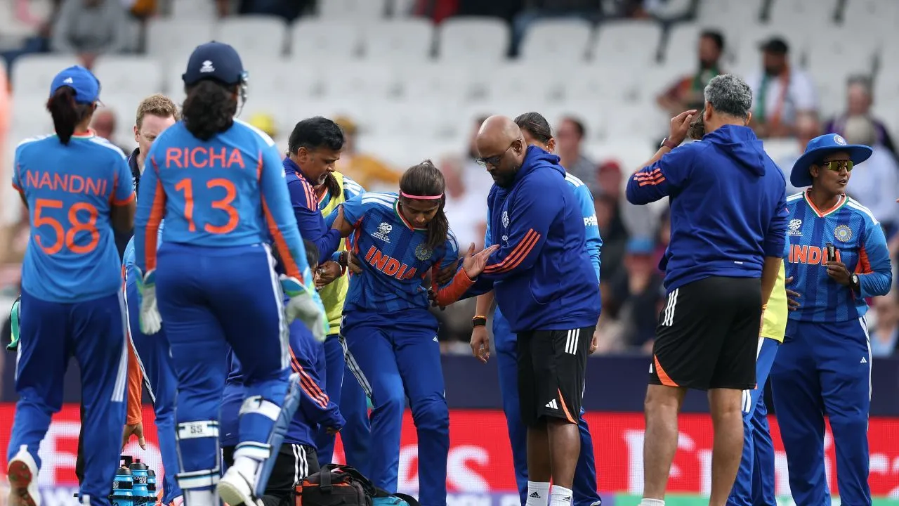Women’s T20 World Cup: टीम इंडिया की स्टार गेंदबाज श्रेयंका पाटिल चोट के कारण टूर्नामेंट से बाहर, RCB स्पिनर प्रेमा रावत की टीम में एंट्री